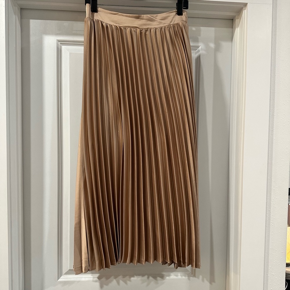 Gold pleated midi skirt